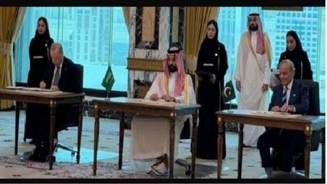 غلاف كاتبة إماراتية: "اتفاق مكة" لم يحم السعودية وموقف تركيا يثير أسئلة