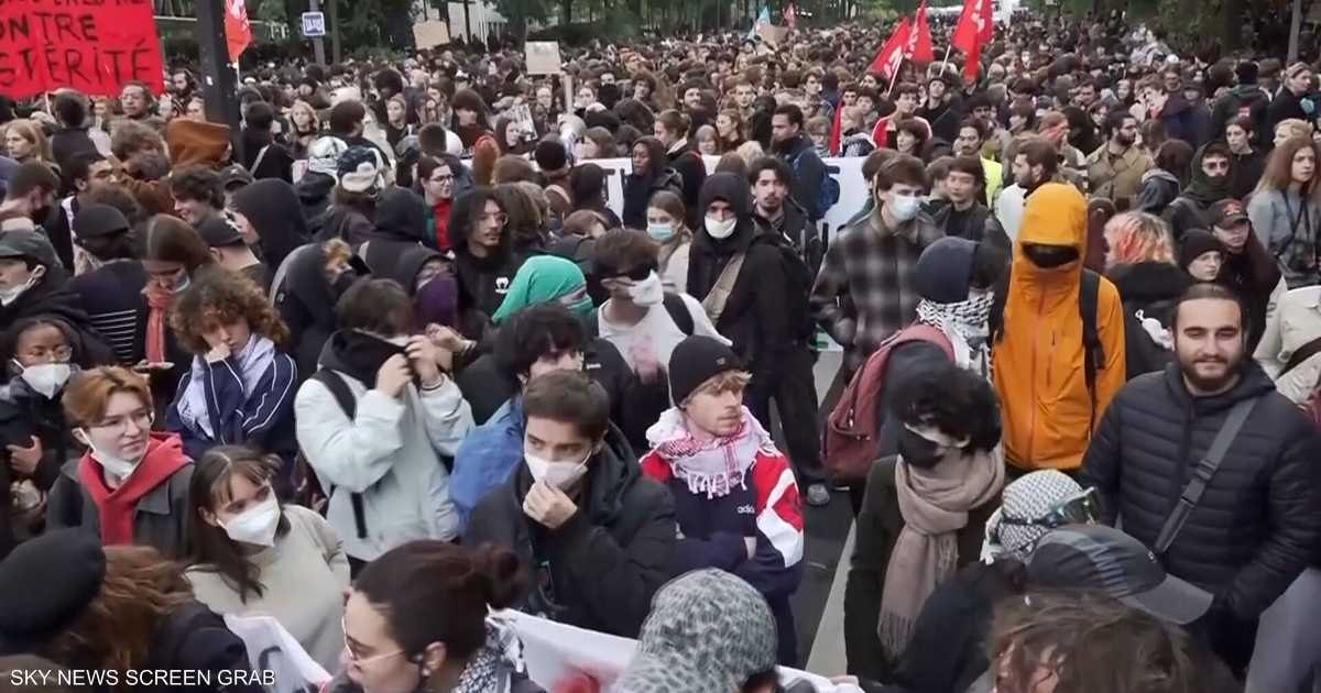 فرنسا بين عنف الشارع وضغط الديون.. من يربح الأزمة؟