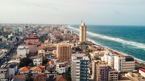 سريلانكا تنقذ 40 بحارا إيرانيا قبالة سواحل فنزويلا.. "حالة طارئة"