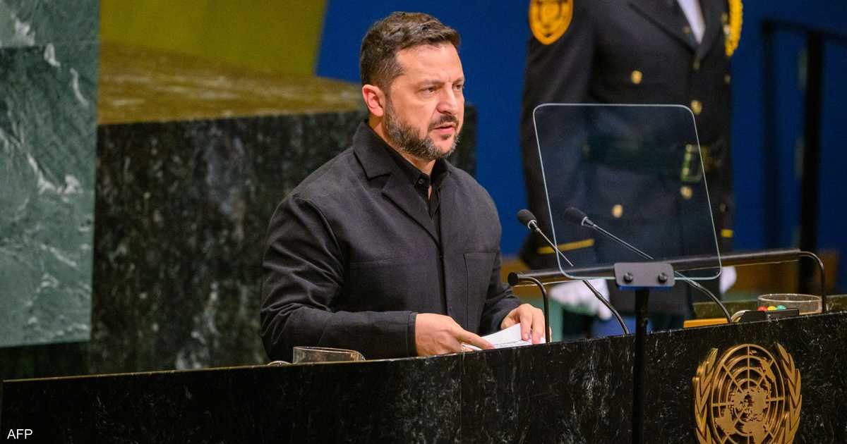 غلاف زيلينسكي يؤكد عقد محادثات مع روسيا بوساطة أميركية في نوفمبر